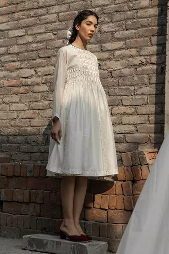 Ivory snowdrop smoking dress