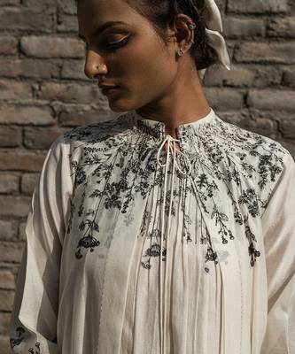 Ivory leihani raglan sleeve overlay 5