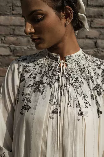 Ivory leihani raglan sleeve overlay