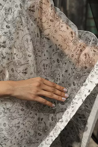Ivory Calla Organza Saree Without Blouse