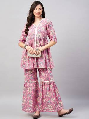 Winered woman pink floral print lace detailing sharara set 1
