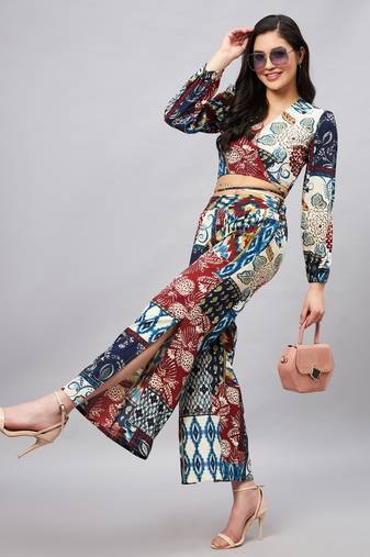 Winered woman navy blue patch print crop top & pant set