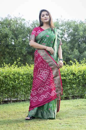 Green Woven Design Bandhej Silk Blend Saree With Blouse