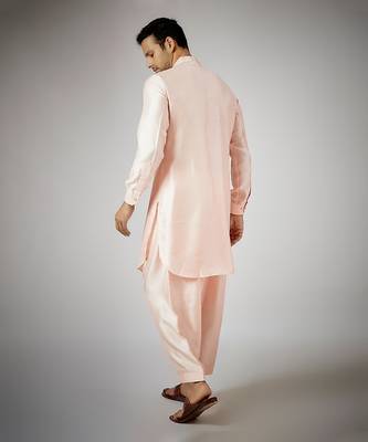 Blush pink embroidered kurta set 2
