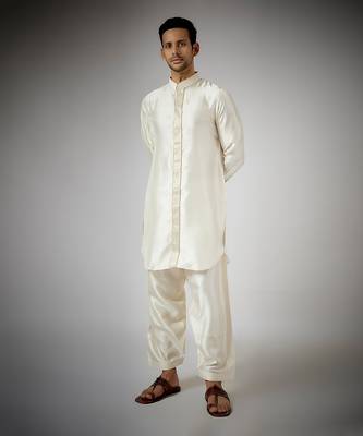 Ivory embroidered kurta set 1