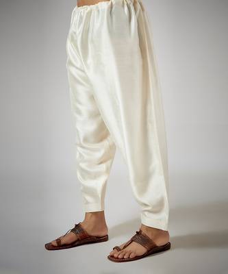 Ivory embroidered kurta set 3