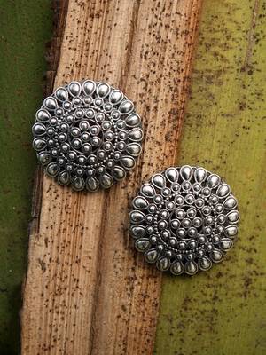 Silver-plated oxidised circular studs 3