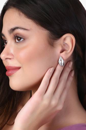 Rose gold plated stone -studded oval studs