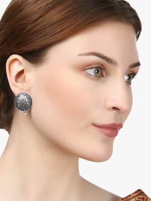 Look like silver circular shaped lotus studs 2