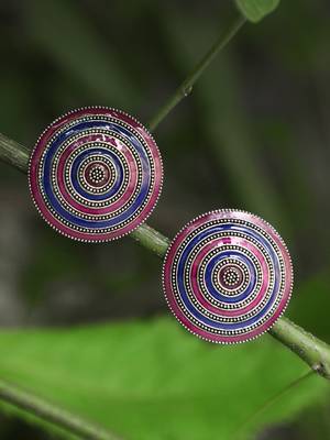 Look like silver circular shaped studs 4