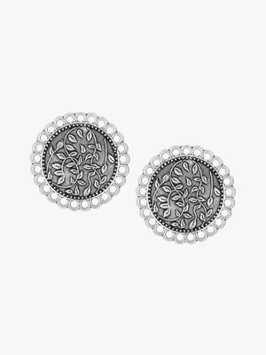 Look like silver circular shaped studs 4