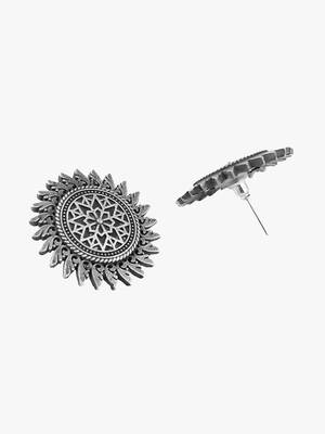 Look like silver circular shaped studs 4