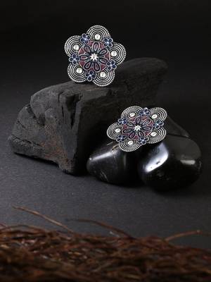 Women silver-plated flower shapped handcrafted stud 1
