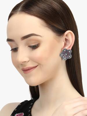 Women silver-plated flower shapped handcrafted stud 5