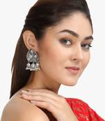 Women silver plated stone-studded leaf shapped drop earing