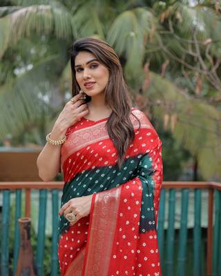 Red Green Woven Design Bandhej silk blend Saree With Blouse 4