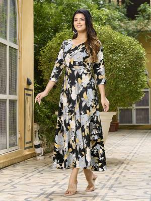 Womens Black Printed Floral Dress 4