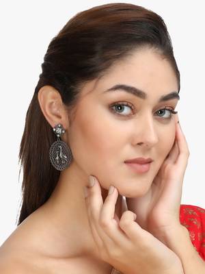 Women silver plated stone-shadded peacock drop earing 1