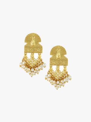 Women gold-plated with white pearls oxidised earrings 2