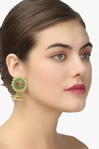 Women 24 ct gold-plated flower shaped stone studded dome-shaped earring