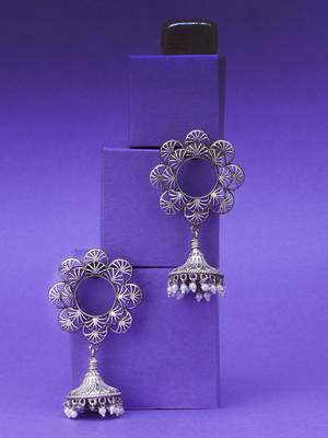 Women oxidised silver-plated flower shaped filigree earring 1