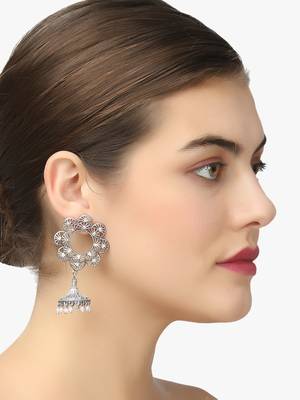 Women oxidised silver-plated flower shaped filigree earring 2