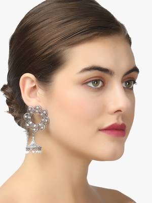 Women oxidised silver-plated flower shaped filigree earring 3