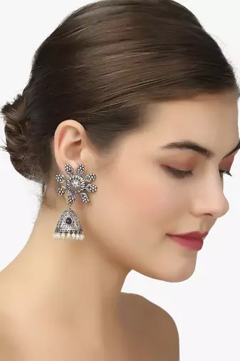 Women oxidised silver-plated flower shape earring
