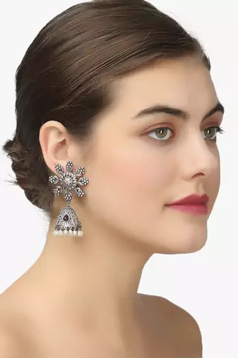 Women oxidised silver-plated flower shape earring