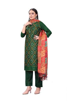 Women's green heavy thread embrodiery mirror work with print dupatta cotton dress material 2