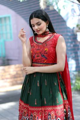 Green Dola Silk  Patola Designer Foil Print Hand Mirror Work Plazzo Suit 5