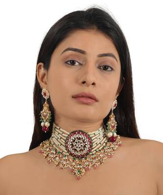 White and pink choker set 1