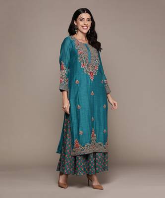 Teal round neck full sleeves kurta set by RITU KUMAR 4