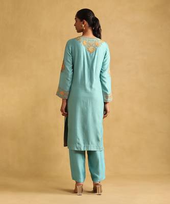 Turquoise embroidered tussar silk kurta set 4
