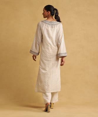 RITU KUMAR Off white embroidered kurta set 4
