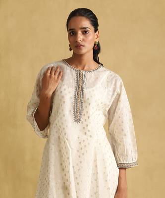 RITU KUMAR Off white embroidered ensemble kurti set 5