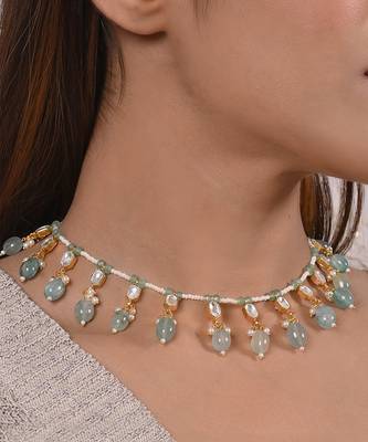 White pearl and gemstone necklace 2