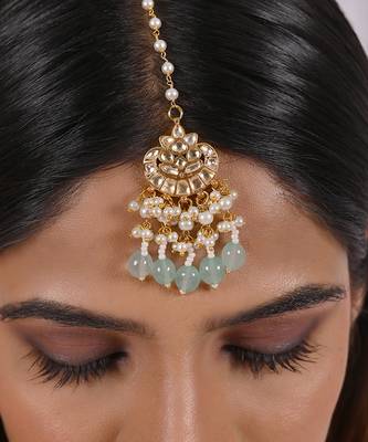 White kundan maang tikka 1