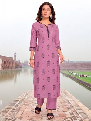 Style Samsara Foil Printed cotton blend kurti with pant 1