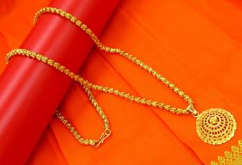 Golden gajara chain necklace with pendant 1