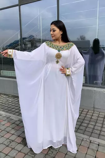 White Zari Stone Work Georgette Islamic Style Beads Embedded Partywear Kaftan Long Gown Evening wear Dubai kaftan