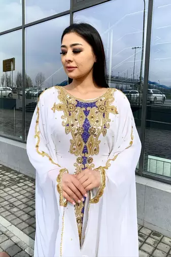 White Zari Stone Work Georgette Islamic Style Beads Embedded Partywear Kaftan Long Gown Evening wear Dubai kaftan