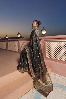 Women's Kota Doria Cotton Saree with Zari woven for Party or Festive Wear 6