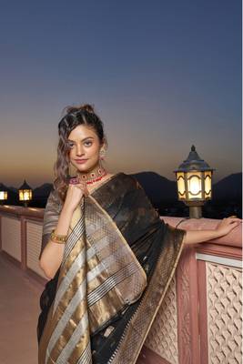Women's Kota Doria Cotton Saree with Zari woven for Party or Festive Wear 8