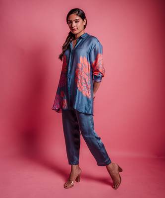 Dessert blue dahlia shirt 1
