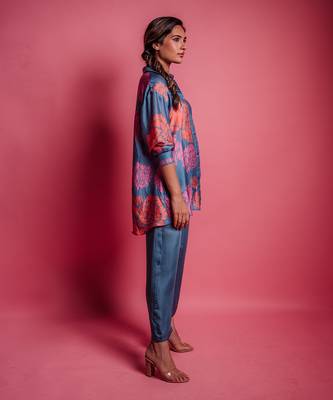 Dessert blue dahlia shirt 3