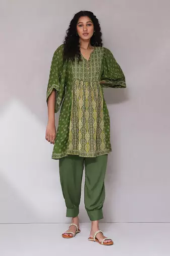 AARKE Green printed kurti set