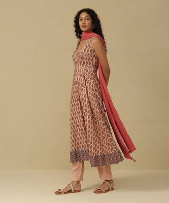 AARKE Peach floral print kurta set 2