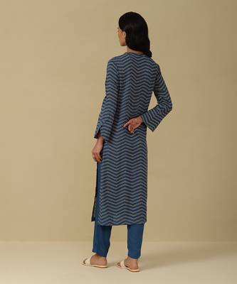 AARKE Blue floral print kurta set 4
