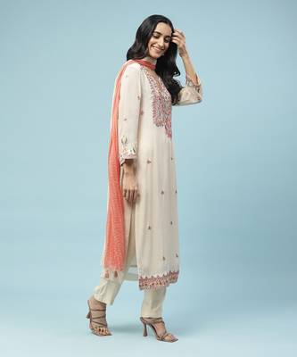 AARKE Off white embroidered kurta set 3